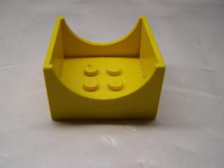 Lego box 4 × 4 × 2 spodní s půlkruhama žlutá