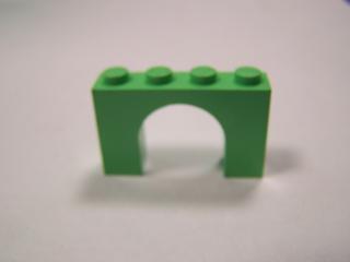 Lego Brick Oblouk 1 × 4 × 2 jasně zelená