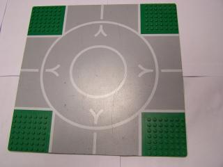 Lego Deska baseplate silnice 32 × 32 7 nopů křižovatka s ranvejí zelená