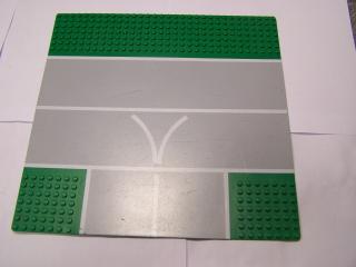 Lego Deska baseplate silnice 32 × 32 7 nopů T křižovatka s ranvejí zelená
