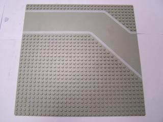 Lego Deska baseplate silnice 32 × 32 příjezdová cesta s bílými pruhy světle šedá