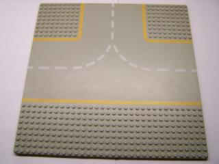 Lego Deska baseplate silnice 32 × 32 T křižovatka žluté pruhy světle šedá