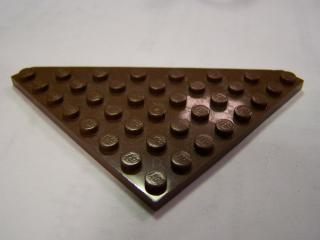 Lego Klín placatý 8 × 8 zkosený roh hnědá