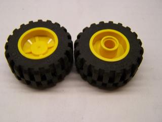 Lego Kolo 18mm × 14 mm černá terenní pneumatika 30,4 × 14 žlutá