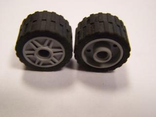 Lego Kolo 18mm × 14mm falešné šrouby mělké paprsky černá pneumatika 24 × 14