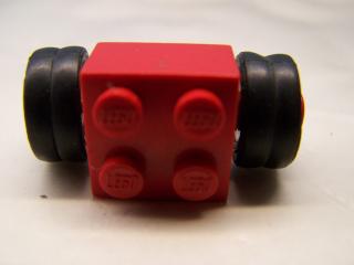 Lego Kolo brick upravené 2 × 2 pneumatika dvojitá červená