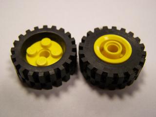 Lego Kolo frestyle černá pneumatika 30 × 10,5 žlutá