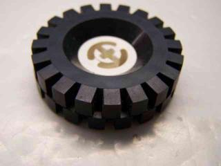 Lego Kolo otvor v nápravě pro křížovou tyč pneumatika 17 × 43 bílá