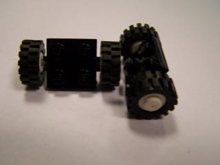 Lego Kolo placaté upravené 2 × 2 černá pneumatika malá bílé kolo terenní černá