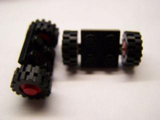 Lego Kolo placaté upravené 2 × 2 pneumatika terení disk červený černá
