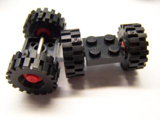 Lego Kolo placaté upravené 2 × 2 pneumatika terení střední disk červený černá