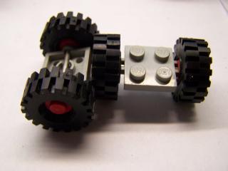 Lego Kolo placaté upravené 2 × 2 pneumatika terení střední disk červený světle š