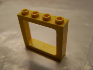 Lego Okno vlakové 1 × 4 × 3 se všema dutýma nopama žlutá