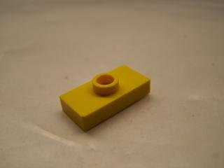 Lego placaté upravené 1 × 2 s jedním nopem žlutá