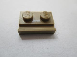 Lego placaté upravené 1 × 2 s kolejnicí na dveře tmavě tělová