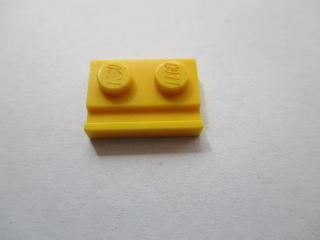 Lego placaté upravené 1 × 2 s kolejnicí na dveře žlutá