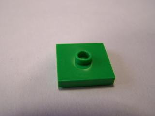 Lego Placaté upravené 2 × 2 s drážkou a jedním nopem uprostřed zářivě zelená