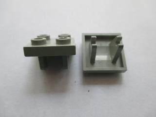 Lego placaté upravené 2 × 2 s držákem na kola spodním světle šedá