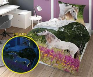 DETEXPOL Povlečení Kůň na louce svítící bavlna 140/200, 70/80 cm