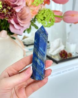 Obelisk lapis lazuli špice hrot 111g