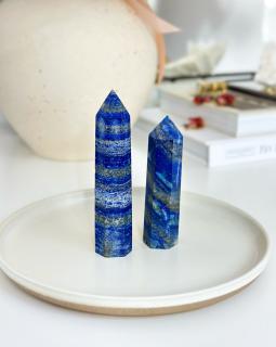 Obelisk lapis lazuli špice hrot 131g