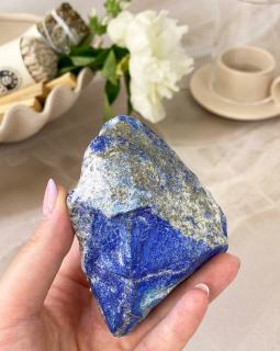 Polodrahokam lapis lazuli s pyritem surový AAA 275g