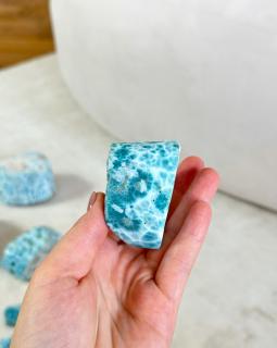 Polodrahokam Larimar leštěný Dominikánská r. 146g