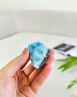 Polodrahokam Larimar surový Dominikánská r. 52g