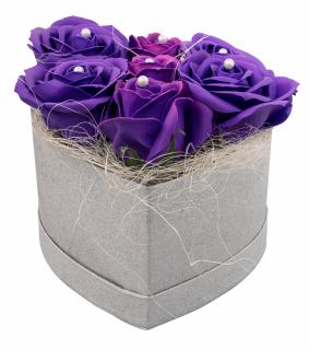 Dárkový box ve tvaru srdce z mýdlových květů - 7 světle fialových růží