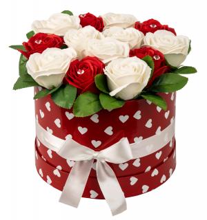 Dárkový box z mýdlových květů - 13 bílo-červených růží