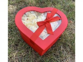 Krabička ve tvaru srdce s 27 mýdlovými růžemi 1ks