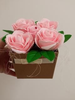 Mýdlová kytice 5 růží v dárkové krabičce - 1 ks