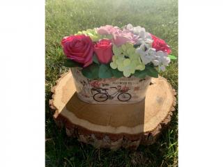Mýdlová kytice růže v plechové krabičce 1ks Barva: Tmavá růžová