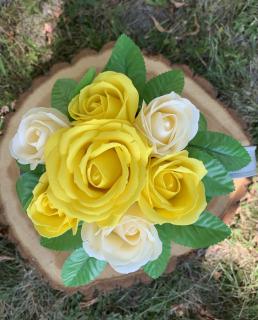 Mýdlové růže v plechové konvičce 1 ks Barva: Žlutá