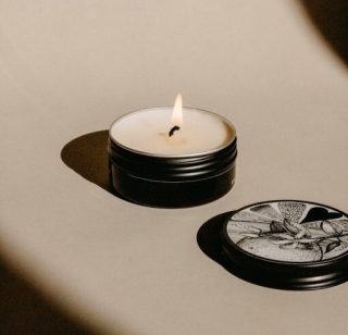 SVÍČKUJ Přírodní svíčka v plechovce Meduňka a citronela 50 ml