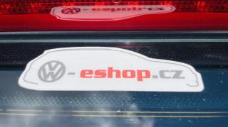 samolepka VW-eshop.cz Velikost: Delší strana 8 cm, Barva: Černočervená - bílý podklad