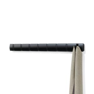 Umbra, Dřevěný věšák na zeď Flip 8 s kovovými háčky | černá