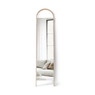 Umbra, Stojací zrcadlo v dřevěném rámu Bellwood, 196 cm | přírodní