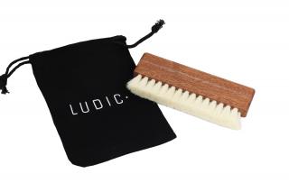Ludic - Wooden Brush Vinyl Goat