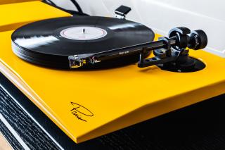 Oracle Audio Paris MkV Turntable Piano Yellow