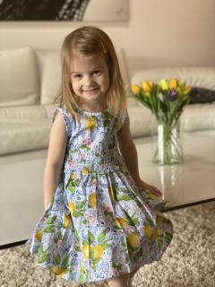 Dívčí letní šaty na ramínka GUESS, motiv citronů Barva: Mix barev, Velikost: 104