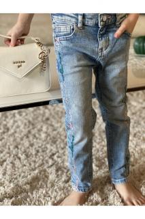 Dívčí skinny džíny s nášivkami GUESS, modré CLRF Barva: Modrá, Velikost: 104