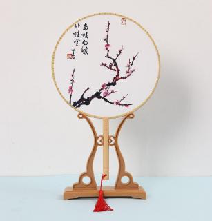 Kruhový vějíř (tuan shan) - Švestkový květ a čínská kaligrafie