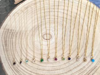 Pozlacený náhrdelník Birthstone Cable ( jednoduchý ), 41cm, Květen - Smaragd (zelený)