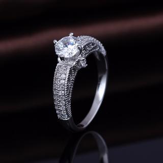 OLIVIE Stříbrný prsten se zirkonem 2180 Velikost prstenů: 6 (EU: 51-53)