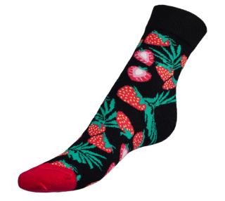 Ponožky Jahody černá, červená vel. 35-38