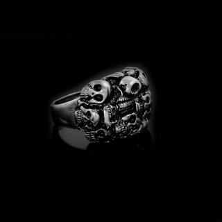 Pánský prsten s lebkami - Chirurgická ocel  + Doprava zdarma + Dárkové balení zdarma Velikost prstenu: 20 (10)