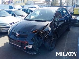TOYOTA AURIS 2.0 D na díly