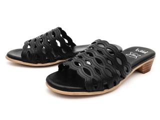 Dámské kožené pantofle 066-1625 černá WILD Velikost: 41, Barva: černá
