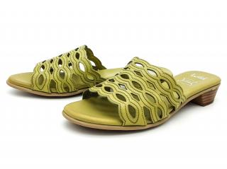 Dámské kožené pantofle 066-1625 zelená WILD Velikost: 38, Barva: Zelená